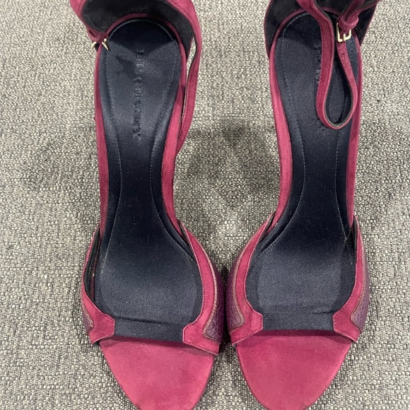 Burberry Elegant Burgundy Heels - Picture 1 of 5